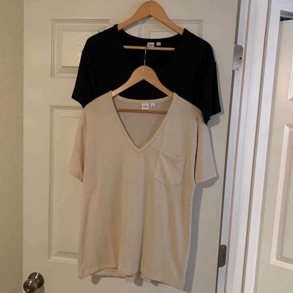 2 pack - GAP - v-neck soft spun t-shirts